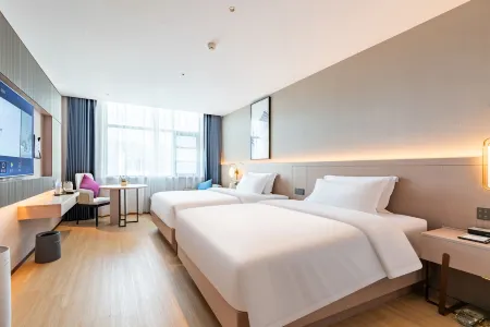 Lavande Hotel （Luanchuan Laojunshan Fenghuangtian Street Branch) Отели рядом с достопримечательностью «Ji Guan Cave»