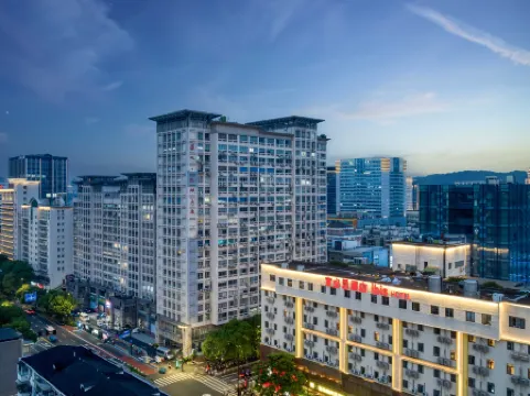 Ibis Hotel (Hangzhou Wensan Road Subway Station Store）) Отели рядом с достопримечательностью «Shuangfeng Chayun Scenic Resort»