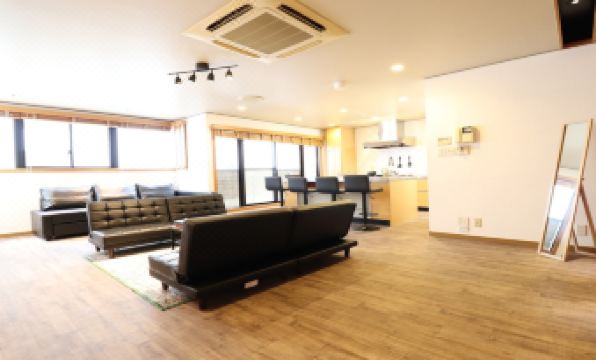 Crane Court KitaHorie