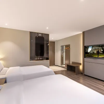 7 Days Premium (Jiaozuo Railway Station Jianshe Road) Hotels near Jiaozuo Heping Street Market