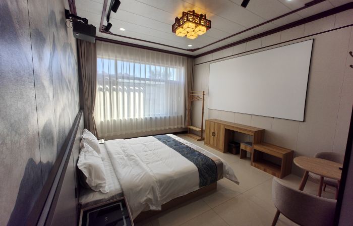 Laiyue Quadrangle Inn Hotel