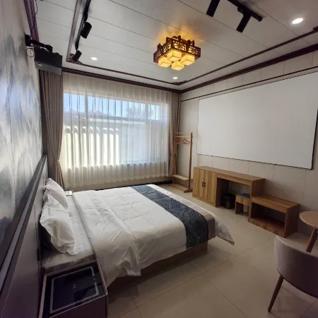 Laiyue Quadrangle Inn Hotel