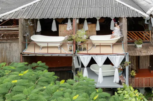 Monruamsuk Homestay Cafe and Bistro Hotels in Mae On