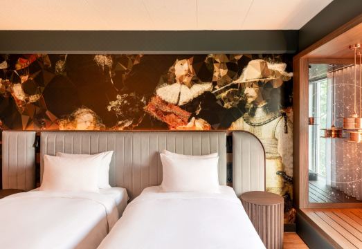 [르네상스 암스테르담 호텔 로비 사진]