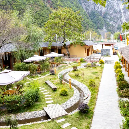 Lixian Baiweiyuan Boutique Homestay