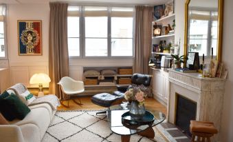 Luxury 2 Bedroom by Parc Monceau