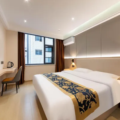 Yinghua Hotel (Zhengzhou Railway Station Erqi Square) Hotels near Erqi District