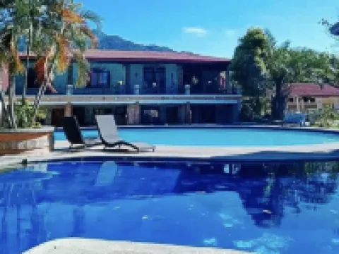 La Vista Pansol Resort Complex by RedDoorz โรงแรมในลากูนา