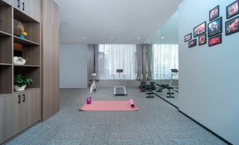 Yinhua Zhixuan Hotel (Dali High-speed Railway Station Erhai Park)