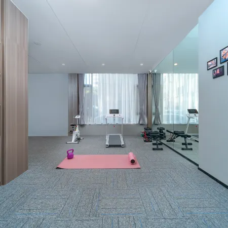 Yinhua Zhixuan Hotel (Dali High-speed Railway Station Erhai Park)