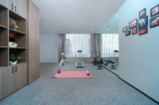 銀華スマートチョイスホテル（大理高速鉄道駅洱海公園）