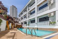 Rattana Karon Beach Hotel - Bãi biển