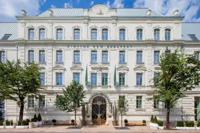 Kimpton Bem Budapest Hotel dekat Zsigmond Kun Folk Art Museum (Lakasmuzeum)