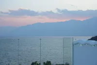 Erhai No.1 | Seaview Azure Skywalk Vacation Boutique Stay (Dali Haidong Town Ideal City) - Deniz Manzaralı