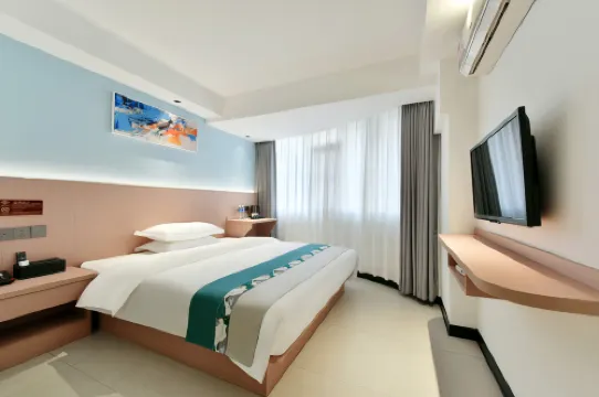 Xincai Hotel (Nanning Chaoyang Square Railway Station Subway Station Store)