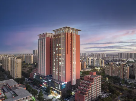 JI Hotel (Shanghai Wildlife Park Huinan Subway Station) Отели рядом с достопримечательностью «Shanghai Industry and Commerce Foreign Language College South Campus»