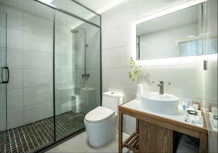 Weihui Lishui Holiday Hotel (Xinxiang Medical College No.1 Affiliated Hospital) Отели в г. Вэйхуэй