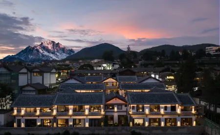 The Old Town of Lijiang | Le Manson · LaMaison · Aesthetic Manjing Resort Отели рядом с достопримечательностью «Yuhe Square»