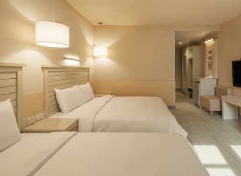 康橋商旅（高雄六合夜市中正館）