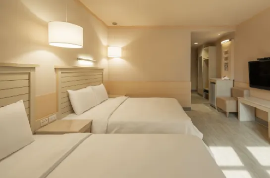 康橋商旅（高雄六合夜市中正館）