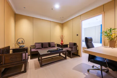 Sakura Hotel (Kunshan Zhaofeng Road Subway Station) Отели рядом с достопримечательностью «TIANFU WETLANDS»