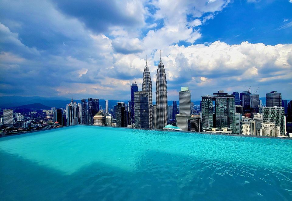 The Platinum Suites 2 KL by Whitfield