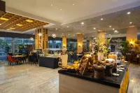 BATIQA Hotel & Apartments Karawang - breakfast