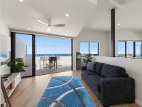 Beach on Sixth Hotels in Twin Waters