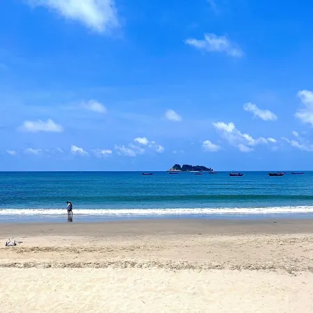 Luozhou Song Yun Seaview Hotel (Yangjiang Hailing Island Minjie Golden Coast Store)