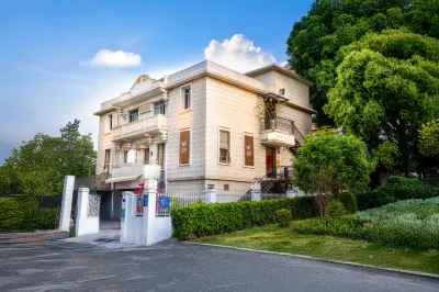 Xiamen Fuye Villa (Zhongshan Park Subway Store, Zhongshan Road Pedestrian Street) Hotels near Chuanshiyigong Gallery