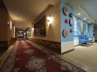 Wolf's Home Hotel Vacation (Silk Road Light Tourism Town Railway Station)