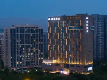 emmy  hotel
