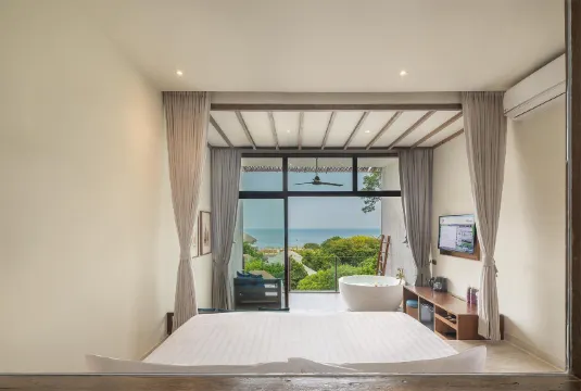 ห้องดีลักซ์ ซีวิว จากุซซ(24 Hour Use Of Room)