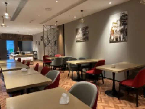 Guangzhi E-sports Hotel (Chongqing Beichengtianjie Guanyinqiao Pedestrian Street Branch)