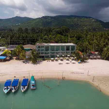 The Beach Samui Отели рядом с достопримечательностью «Змеиная ферма»