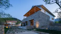 Floral Yun She Courtyard Homestay (Yimeng Mountain Yunmeng Scenic Area Mengshan National Forest Park)