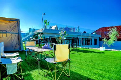 Yixi Xiaoju · Starry Sky Courtyard · Light Luxury Sojourn Guesthouse (Tekes Bagua City Branch)