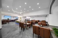 Haobin Holiday Inn (Harbin Railway Station Museum Subway Station)