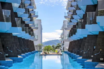 The Beachfront Hotel Phuket Hotel in zona Spiaggia Laem Ka