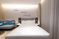 Home Inn (Beijing Headquarters Base Store, Fengtai Science Park Metro Station) - อีสปอร์ต