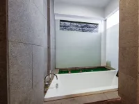 Floral Hotel · Lushan Yunbian Mountain Hotel  (Lushan Mountain Store)