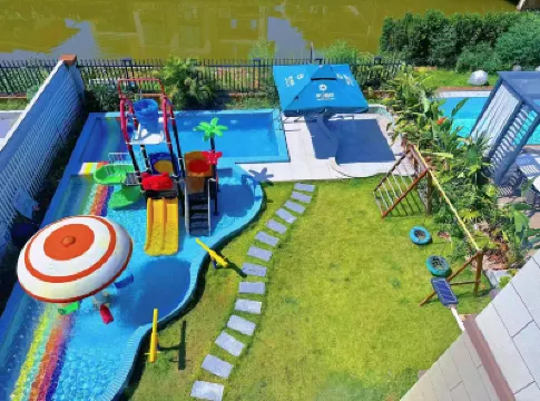 Yujian Holiday Villa (Midea Egret Lake Branch, Foshan) Отели в г. 