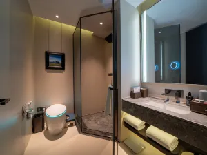 Royal Maple Hotel (Chengjisihan Square Branch)