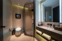 Royal Maple Hotel (Chengjisihan Square Branch) Hotel in zona Continuing Education Branch of Hulunber College