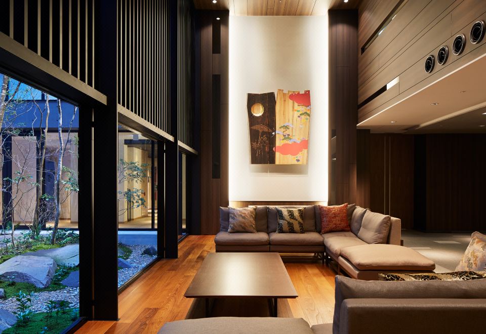 미쓰이 가든 호텔 교토 신마치 벳테이의 아름다운 중정