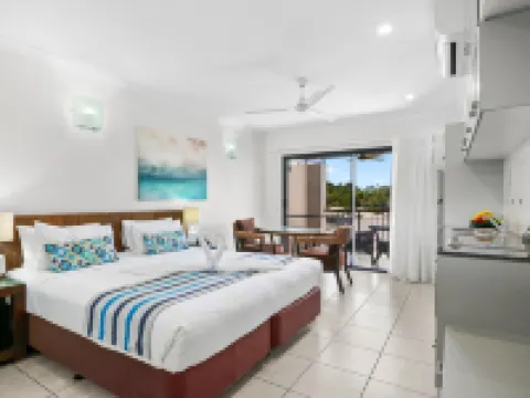 Blue Lagoon Resort Hotels in Trinity Beach