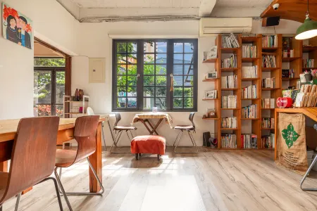 IsShoNi House Отели рядом с достопримечательностью «Zheng Chenggong Ancestral Temple»