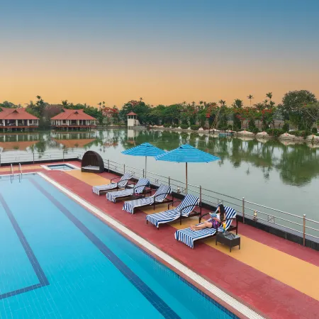 Sterling Lake Palace Alleppey