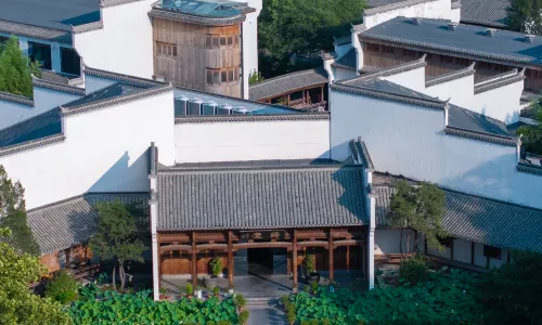 花間府·舜廬徽縵園林度假酒店（濟南千佛山泉城公園店）
