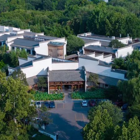 Blossom & Resorts · Shunlu Отели рядом с достопримечательностью «Цяньфошань»